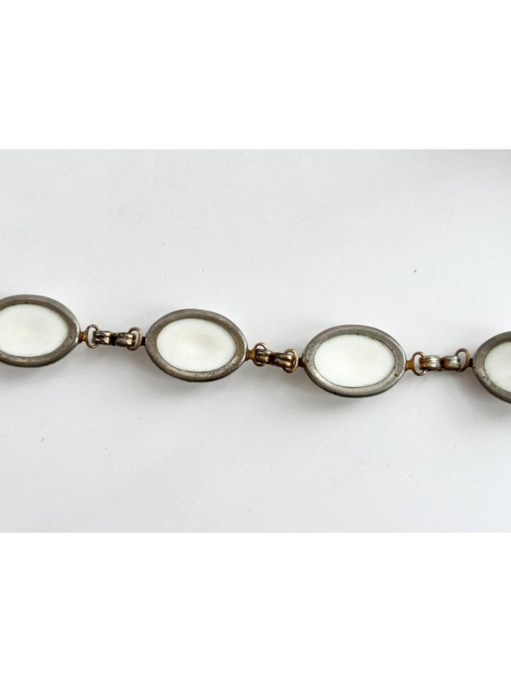 Egyptian Revival Scarab White Milk Glass Beetle Silver T 80's Vintage Bracelet - Picture 10 of 11